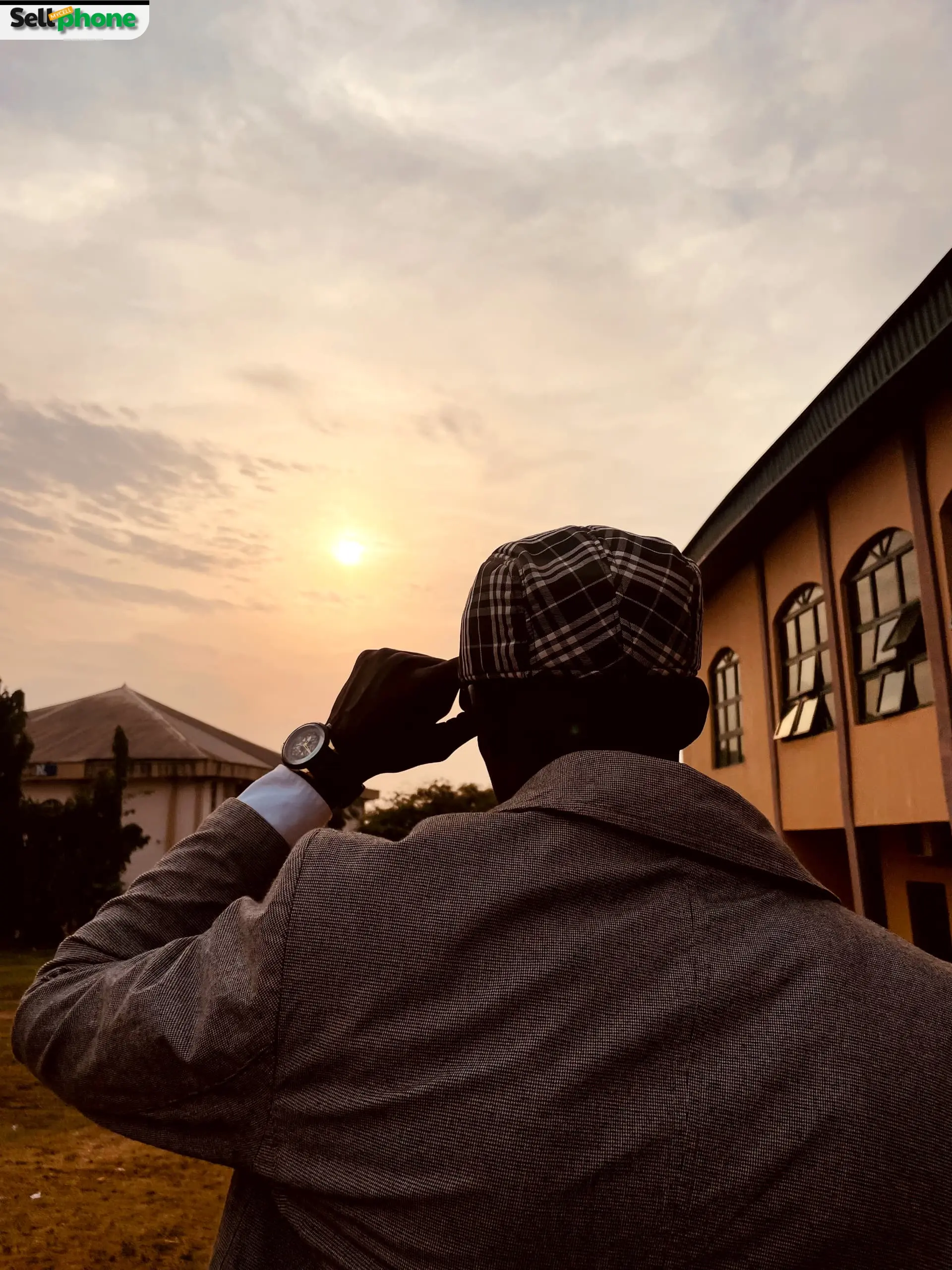 Smartphone photography during golden hour showing warm, soft, cinematic sunlight